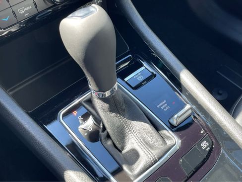 New 2025 Jeep Compass Latitude w/ Sun & Sound Group image 15