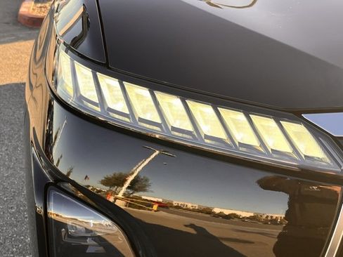 Certified 2025 INFINITI QX80 Luxe image 32