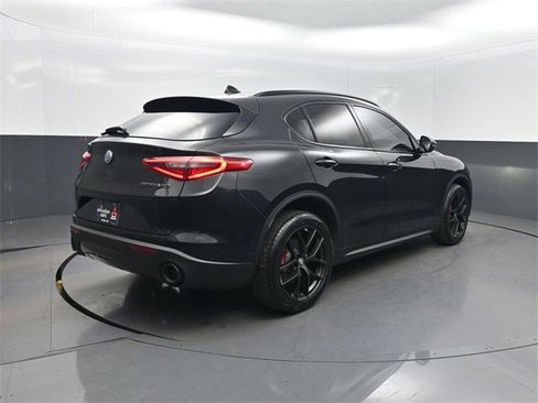Used 2019 Alfa Romeo Stelvio Sprint w/ Nero Edizione image 37