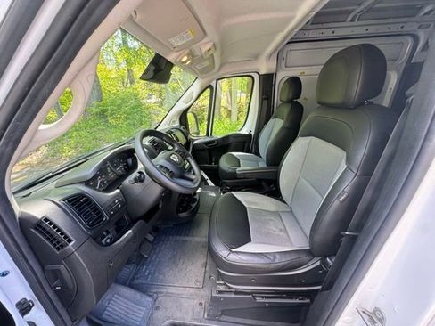 Used 2025 RAM ProMaster 2500 w/ Convenience Group FWD image 7