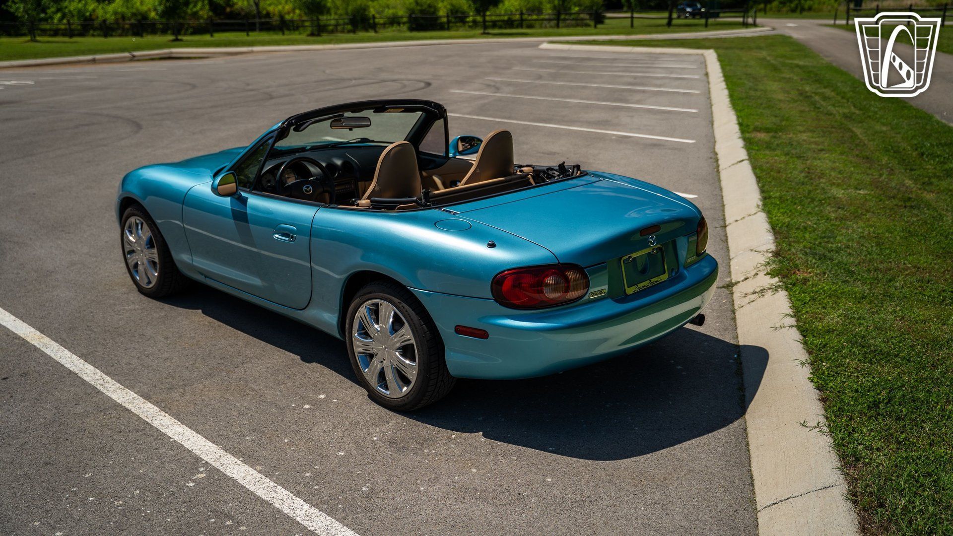 Used 2001 MAZDA MX-5 Miata RWD image 11