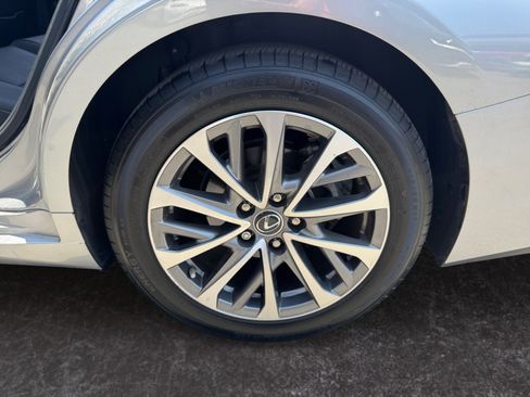 Used 2024 Lexus ES 350 w/ Accessory Package (Z1) FWD image 14
