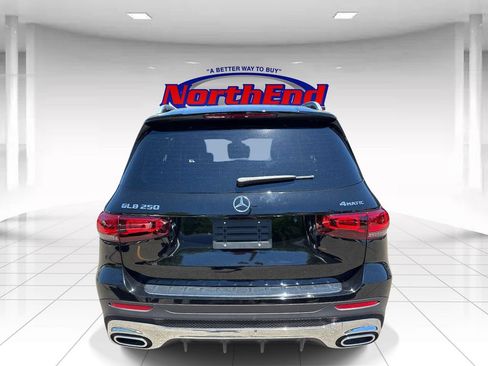Used 2021 Mercedes-Benz GLB 250 4MATIC image 4