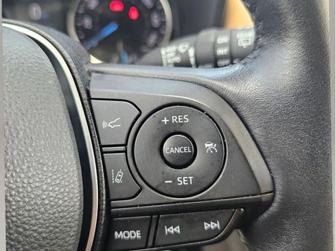 Used 2022 Toyota RAV4 XLE w/ XLE Grade Weather Package AWD/4WD image 16