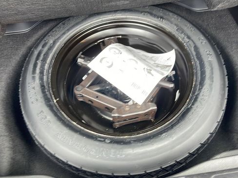 Used 2019 Jeep Cherokee Limited AWD/4WD image 36