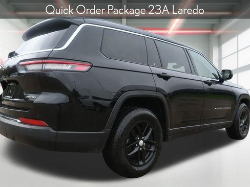 Used 2023 Jeep Grand Cherokee L Laredo image 3