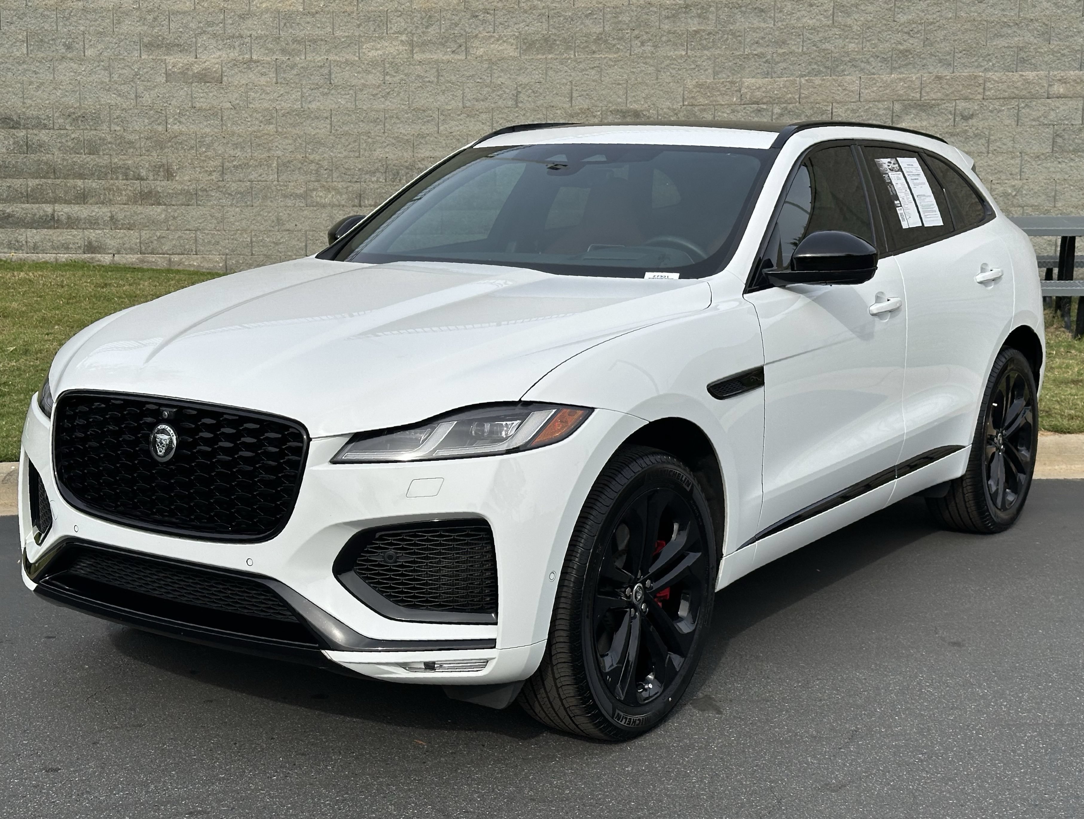 Certified 2026 Jaguar F-PACE R-Dynamic S AWD/4WD image 2