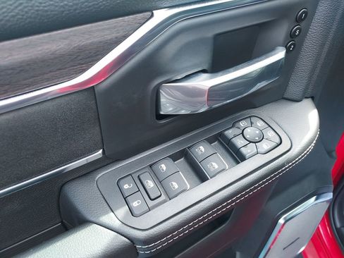 New 2026 RAM 2500 Laramie AWD/4WD image 19