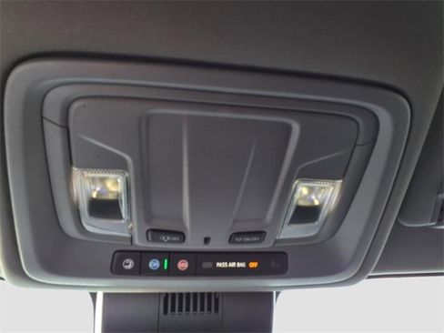 Used 2022 Chevrolet Silverado 1500 Custom image 26