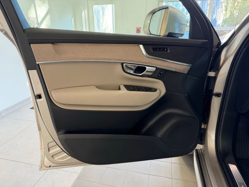 New 2026 Volvo XC90 B5 Plus w/ Protection Package Premier image 13