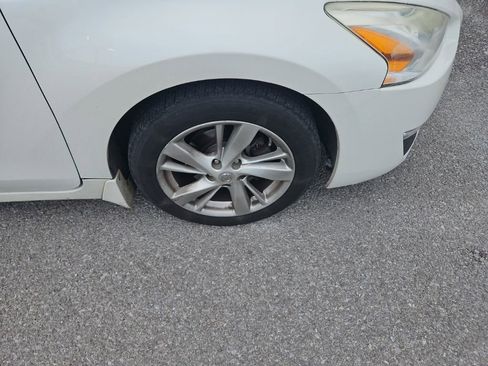 Used 2015 Nissan Altima 2.5 SL w/ Moonroof Package FWD image 10