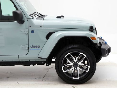 Used 2024 Jeep Wrangler Unlimited w/ Convenience Group image 3