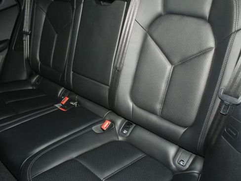 Used 2018 Porsche Macan S image 23