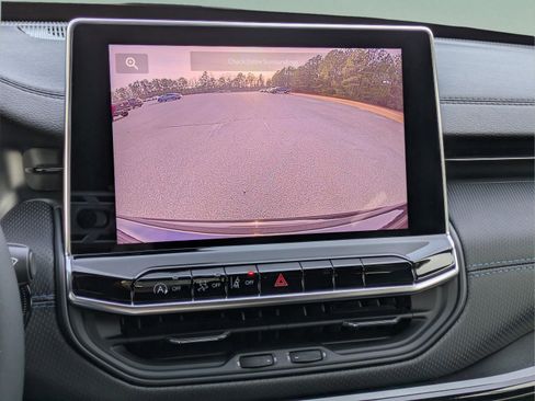 New 2026 Jeep Compass Latitude image 22