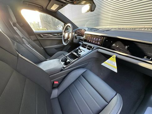 Certified 2026 Porsche Panamera RWD image 39