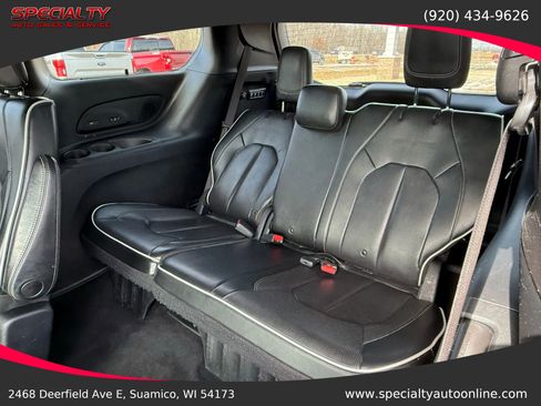 Used 2019 Chrysler Pacifica Limited w/ S Appearance Package image 18