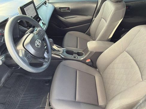Certified 2025 Toyota Corolla LE FWD image 5