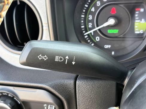 Used 2024 Jeep Wrangler Unlimited AWD/4WD image 15