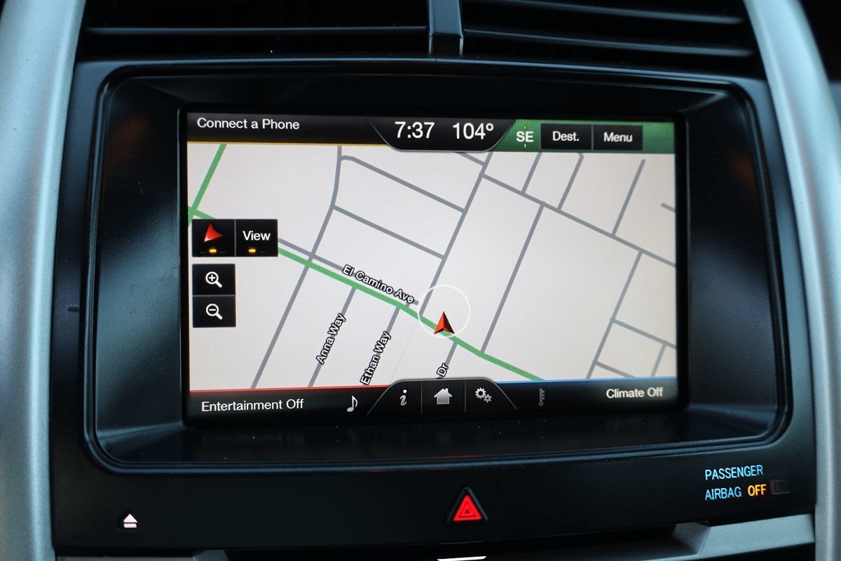 Used 2013 Ford Edge Limited FWD image 23