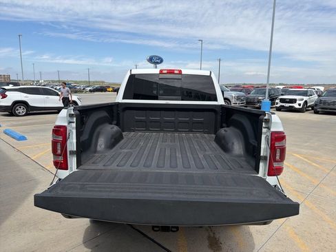 Used 2024 RAM 2500 Laramie AWD/4WD image 6