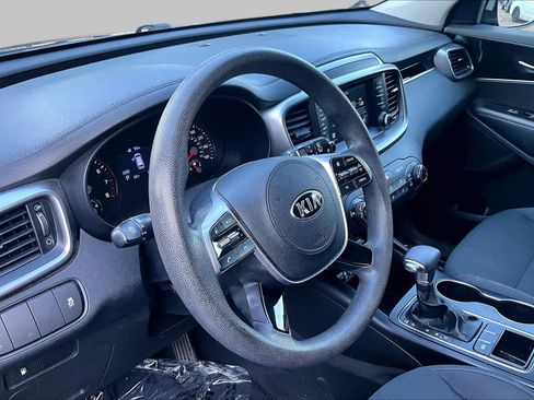 Used 2019 Kia Sorento L FWD image 17