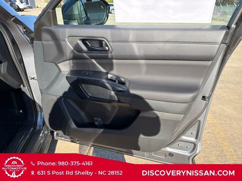 New 2025 Nissan Pathfinder SV image 38