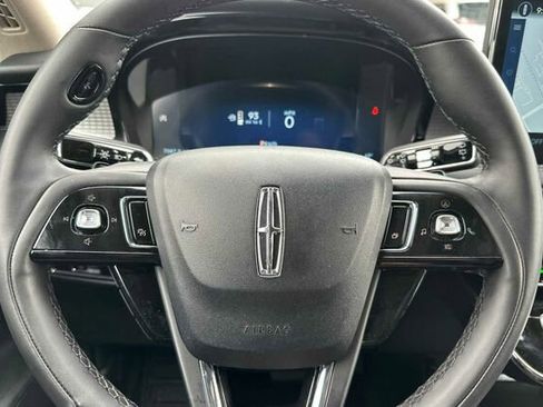 Used 2025 Lincoln Corsair FWD w/ Rear Removable Package Tray image 22