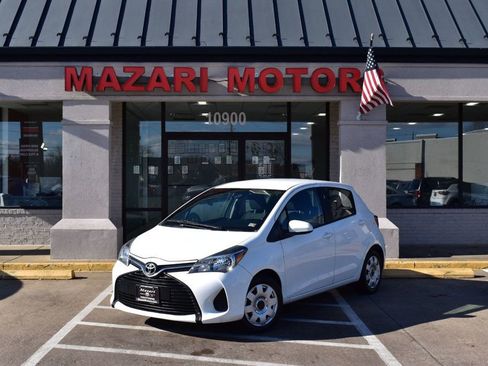 Used 2017 Toyota Yaris L image 2