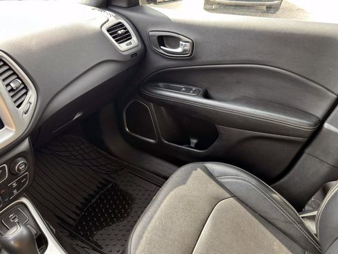 Used 2021 Jeep Compass Latitude image 26