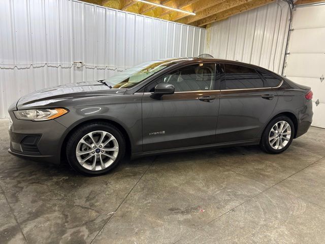 Used 2019 Ford Fusion SE FWD image 4