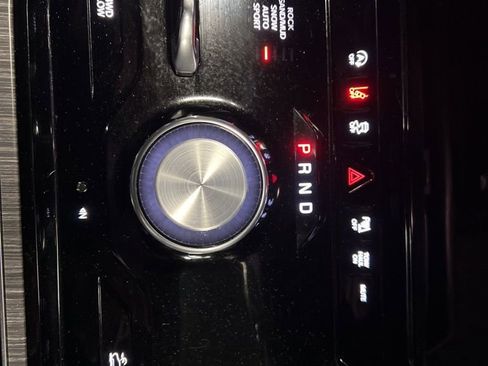 Used 2024 Jeep Wagoneer Series II w/ Premium Group I image 18