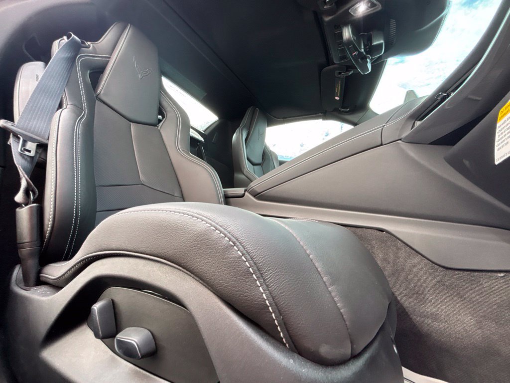 Used 2025 Chevrolet Corvette Z06 RWD image 38
