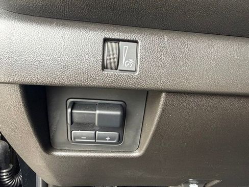 Used 2025 Chevrolet Colorado Trail Boss AWD/4WD image 19