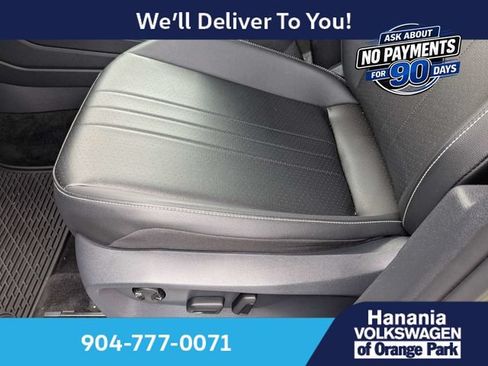 Certified 2023 Volkswagen Tiguan SE R-Line FWD image 19