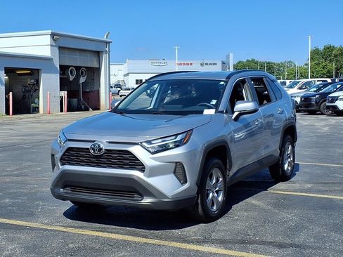 Used 2025 Toyota RAV4 XLE FWD image 2