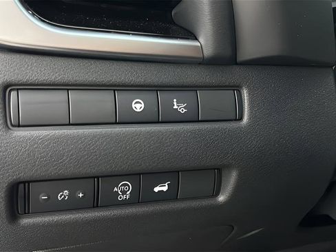 Used 2025 Nissan Rogue SL w/ Tech Package AWD/4WD image 12