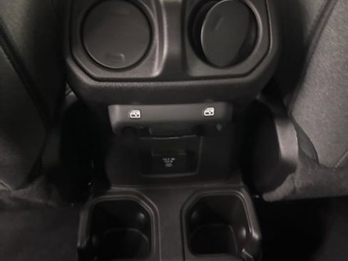 Used 2025 Jeep Gladiator Willys image 8