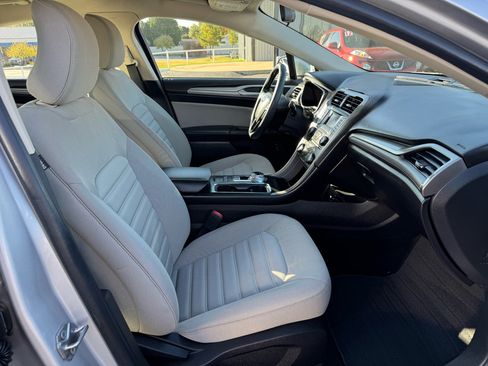 Used 2018 Ford Fusion S image 20