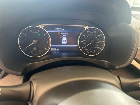 Used 2025 Nissan Altima 2.5 SV FWD image 29