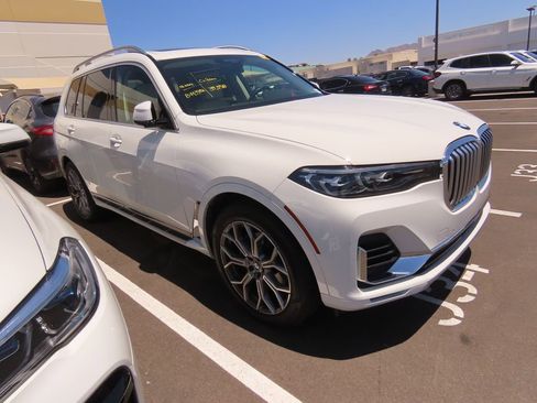 Used 2021 BMW X7 xDrive40i w/ Premium Package AWD/4WD image 2