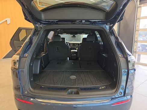 Used 2022 Buick Enclave Avenir FWD image 42