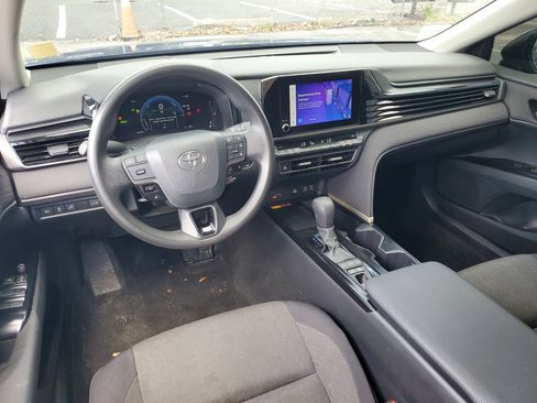 Used 2025 Toyota Camry LE FWD image 15