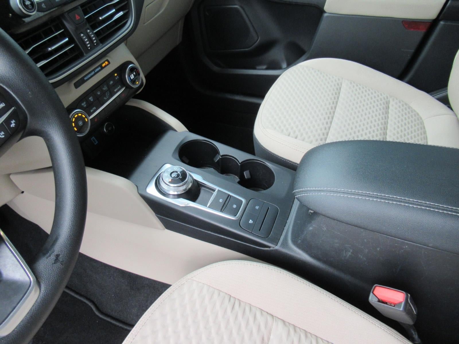 Used 2020 Ford Escape SE FWD image 16