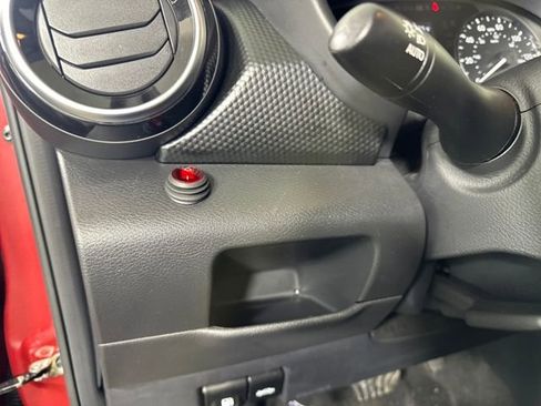 Used 2022 Nissan Kicks SV image 19