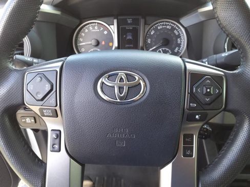 Used 2019 Toyota Tacoma SR5 RWD image 7