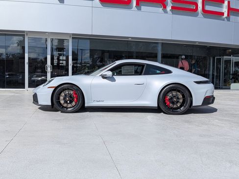 New 2026 Porsche 911 Carrera GTS image 2