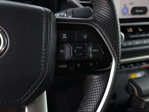 Used 2024 Toyota Tundra Limited AWD/4WD image 28