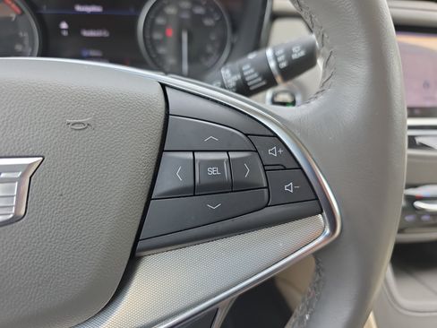 Used 2022 Cadillac XT5 Premium Luxury w/ Technology Package FWD image 20