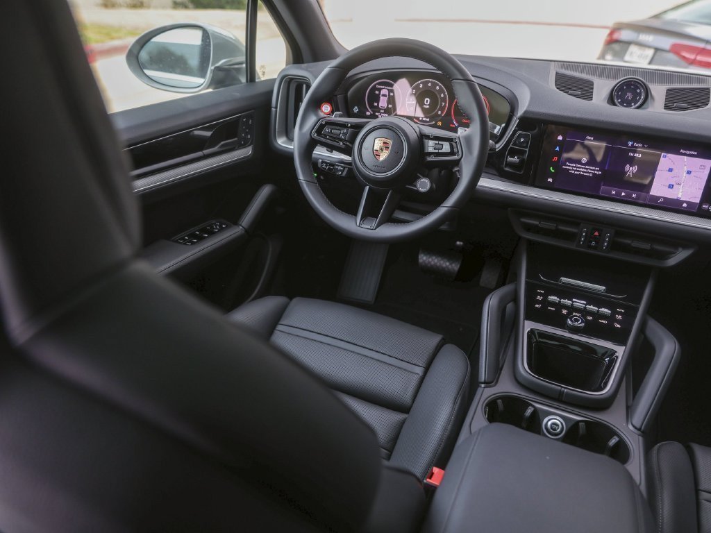 Certified 2026 Porsche Cayenne AWD/4WD image 34