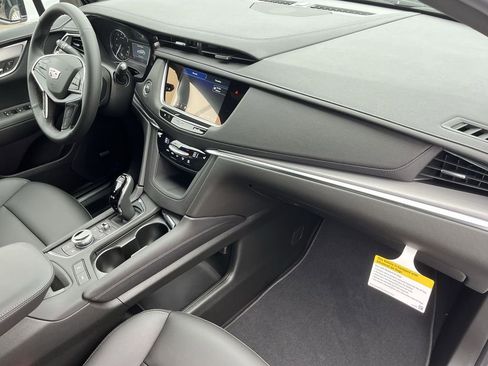 New 2026 Cadillac XT5 Luxury w/ LPO, ONYX Package image 21